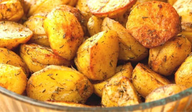 Najlepsze przyprawy do pieczonych ziemniaków – jak podkręcić ich smak? Najlepsze przyprawy do pieczonych ziemniaków – jak podkręcić ich smak?