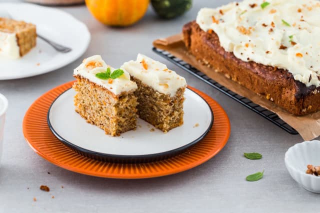 Przepis na ciasto marchewkowe z kremem Joli – prosty sposób na pyszny deser Przepis na ciasto marchewkowe z kremem Joli – prosty sposób na pyszny deser