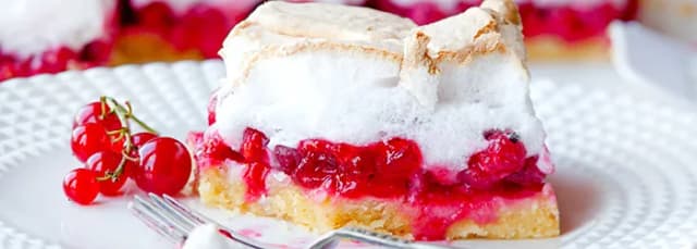 Prosty przepis na ciasto z czerwonymi porzeczkami, które zachwyci każdego Prosty przepis na ciasto z czerwonymi porzeczkami, które zachwyci każdego