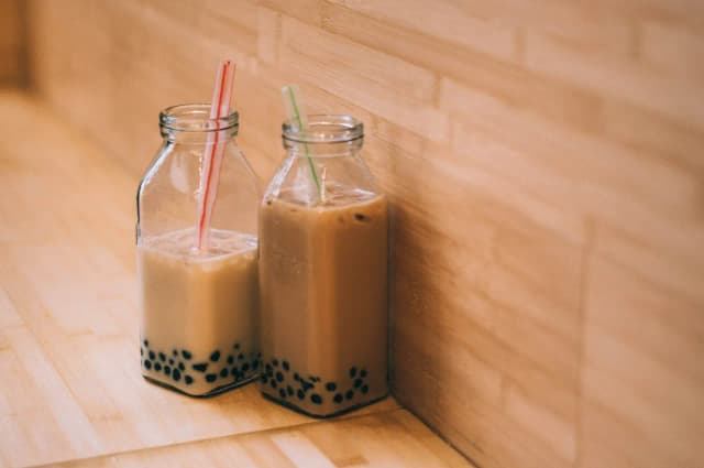 Jaką herbatę wybrać do bubble tea? Najlepsze rodzaje i porady dla smaku Jaką herbatę wybrać do bubble tea? Najlepsze rodzaje i porady dla smaku