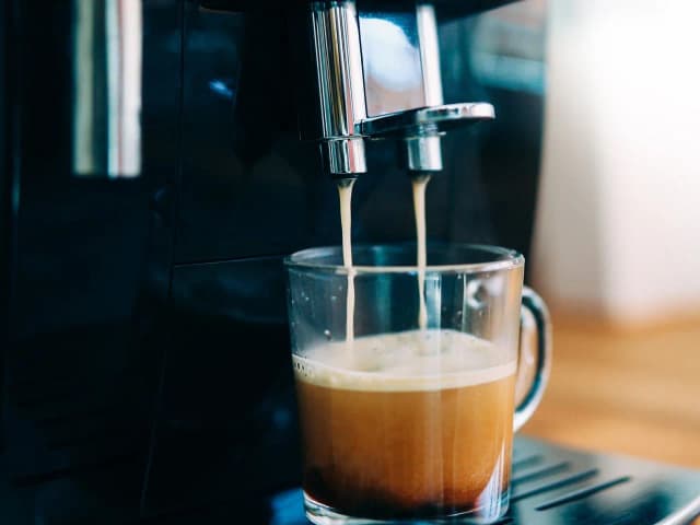 Ile prądu ciągnie ekspres do kawy Delonghi i jak zaoszczędzić? Ile prądu ciągnie ekspres do kawy Delonghi i jak zaoszczędzić?