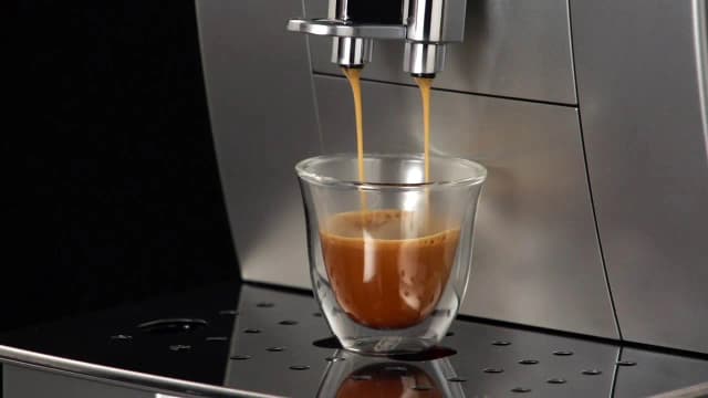 Jak zrobić idealną kawę w ekspresie ciśnieniowym DeLonghi – proste kroki i wskazówki Jak zrobić idealną kawę w ekspresie ciśnieniowym DeLonghi – proste kroki i wskazówki